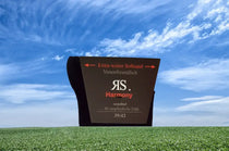 Chaussettes Extra Larges sur fond de ciel bleu qui symbolise le confort et la liberté de mouvement